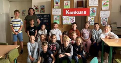 Tydzień Projektów z ks. Janem Twardowskim w bibliotece szkolnej